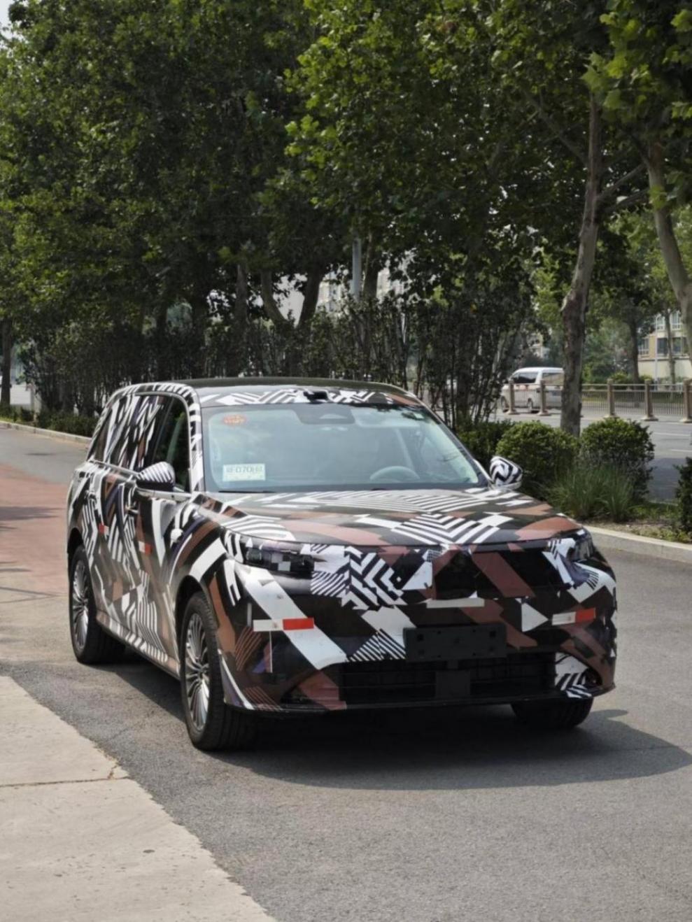 首發解讀魏牌全新旗艦SUV:打響“9系技術制高點”的爭奪戰