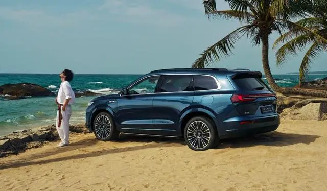 采用「純視覺」方案的特斯拉,在安全性上是絕對不如「激光雷達+視覺」的融合方案 (圖片來源:鴻蒙智行)