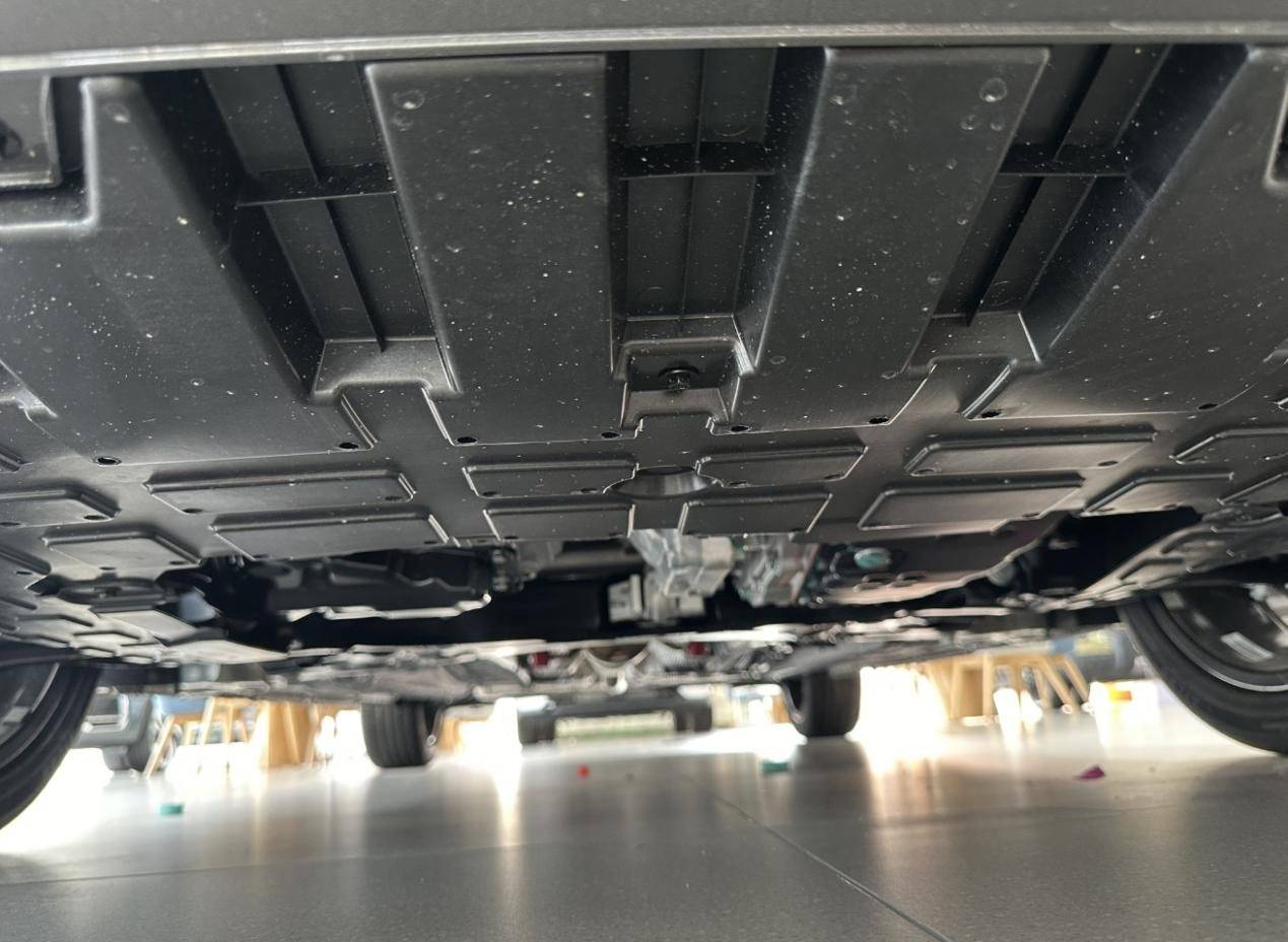 第4代帝豪全球400萬紀(jì)念款,三大件解讀,CVT18變速箱