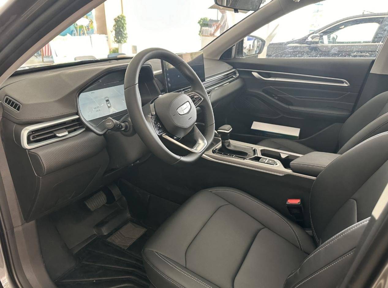 第4代帝豪全球400萬紀(jì)念款,三大件解讀,CVT18變速箱