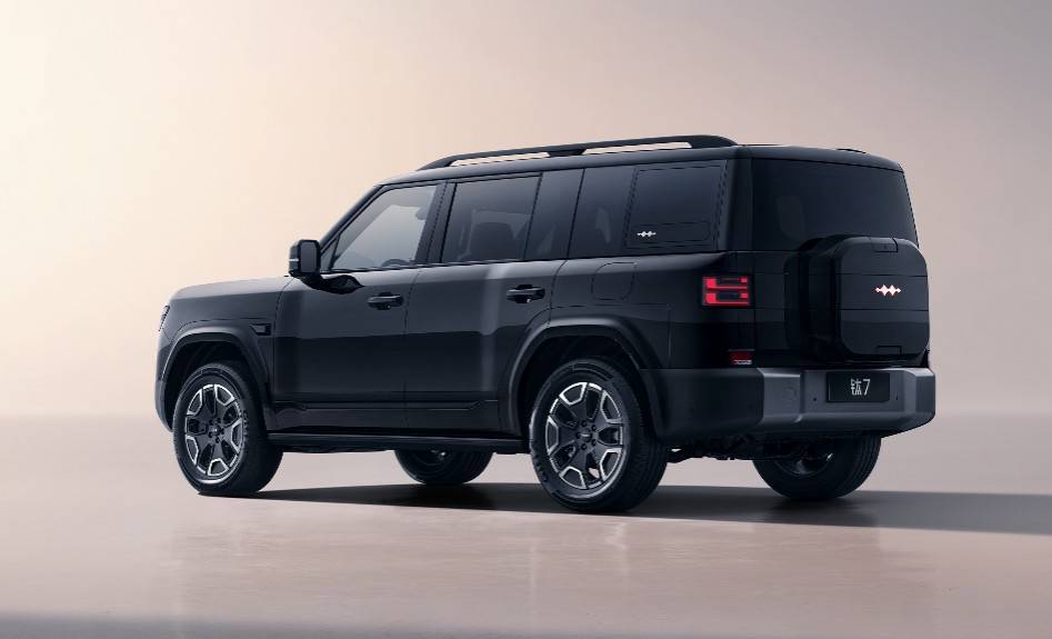 方程豹鈦7首臺量產車下線 價格預計在28-32萬