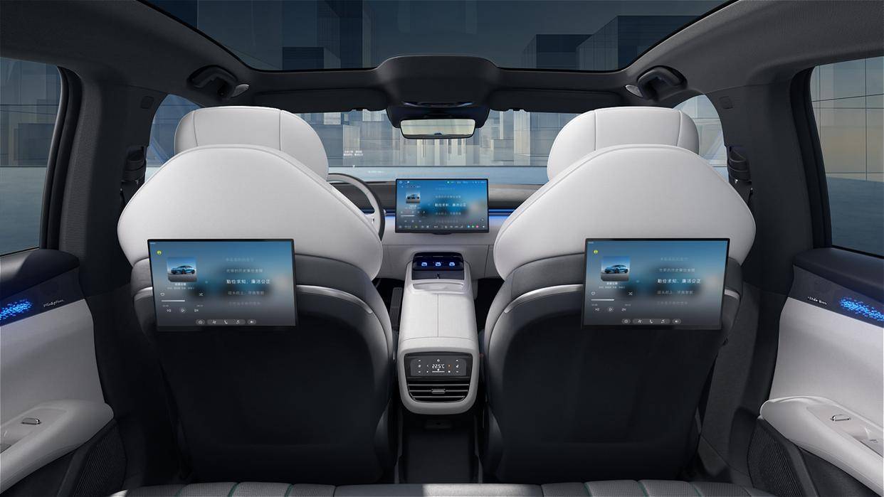 13.59萬,華為乾崑智駕上車!深藍L07炸穿15萬級天花板