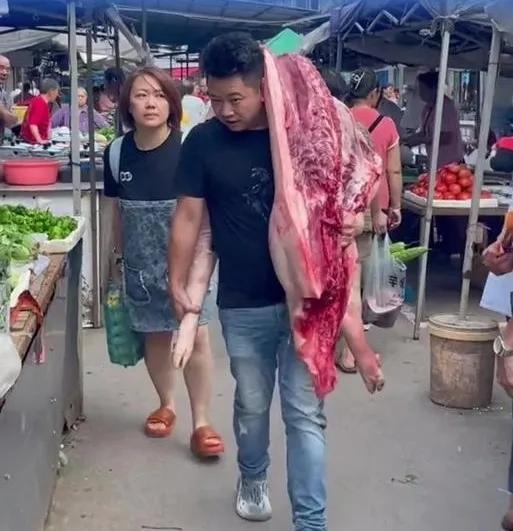 一頓吃200個(gè)水餃的16個(gè)外甥開(kāi)學(xué)了