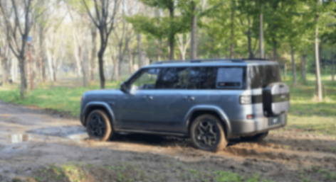 方盒子對決!深藍G318和方程豹鈦7,誰是可城可野多面手?