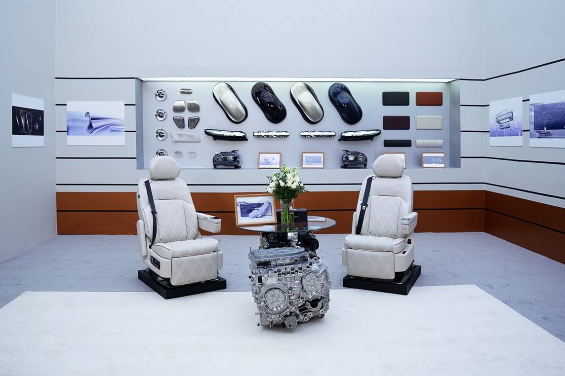 嵐圖泰山座艙亮相,詳解山海環抱設計、超感AI座椅、眾多黑科技