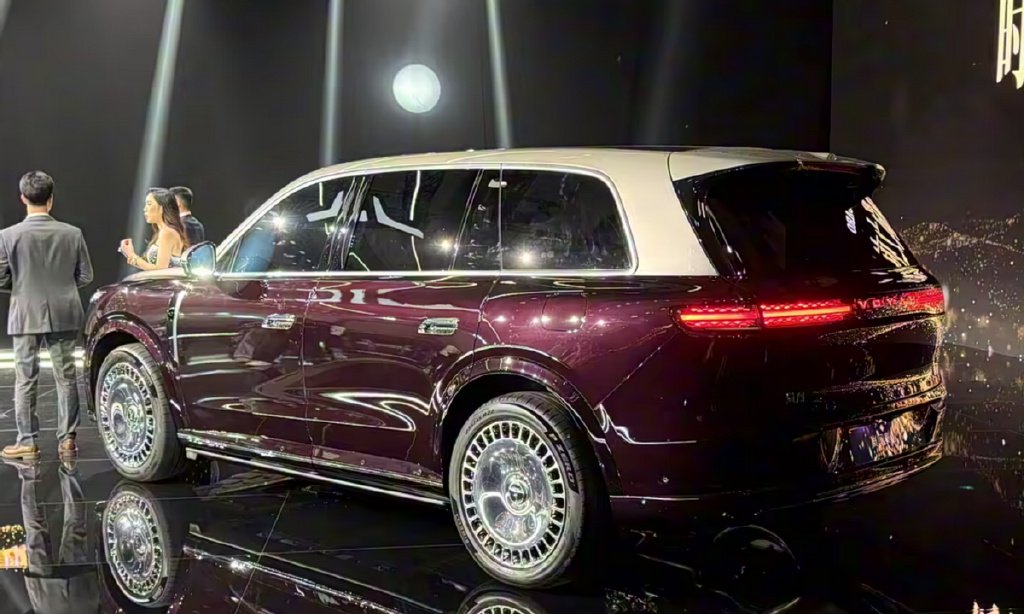 嵐圖泰山下月上市,華為智駕+三腔空懸,30多萬(wàn)的旗艦?