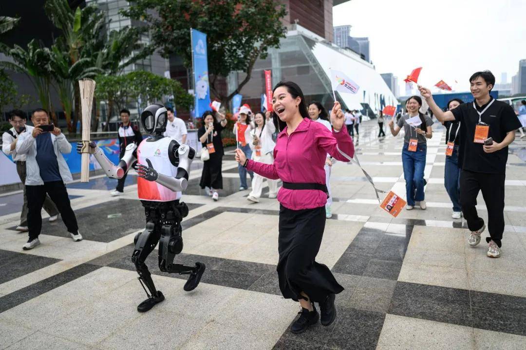 全球首個5G-A人形機器人火炬手?遠遠不止
