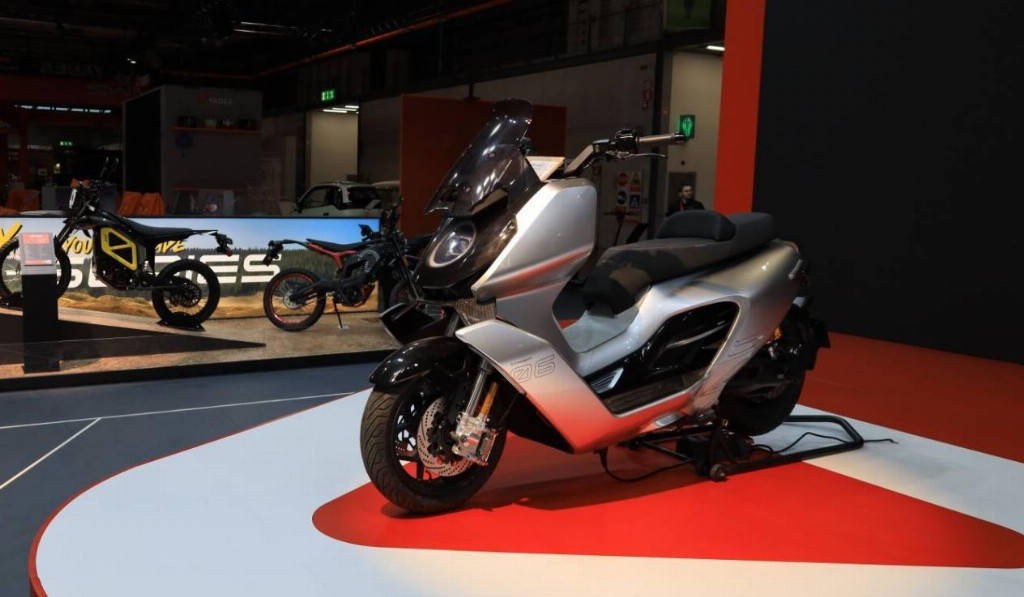 兩輪車天花板?小牛新款概念車亮相,網友:這才是未來感