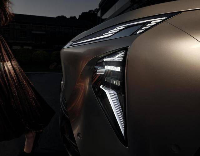 至境世家廣州車展亮相,中大型MPV,媲美埃爾法,劍指理想MEGA!