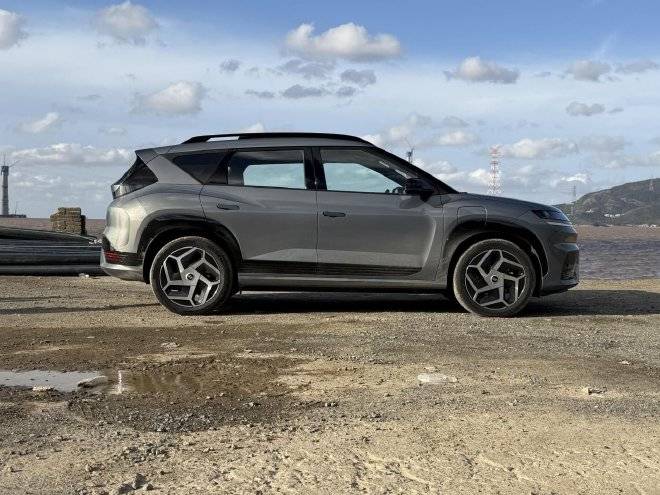 親民售價帶來越級體驗 試駕北京現代EO羿歐