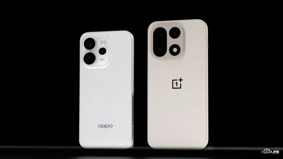 線上被罵高價(jià)低配,憑啥這手機(jī)還能賣三百多萬(wàn)臺(tái)? 圖片