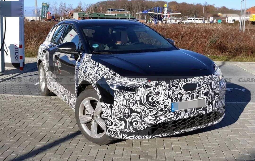 中控臺環(huán)抱式設(shè)計(jì),弧形雙聯(lián)屏,奧迪粉等等新車!