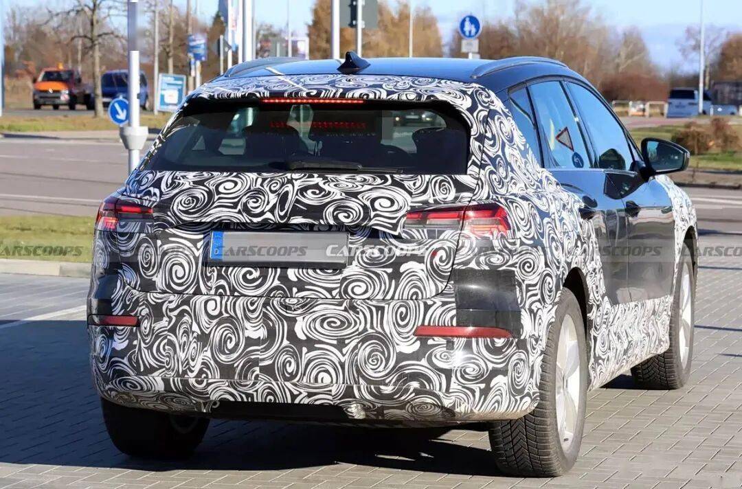 中控臺環(huán)抱式設(shè)計(jì),弧形雙聯(lián)屏,奧迪粉等等新車!