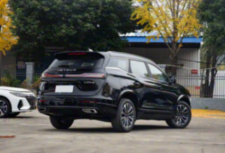 國產(chǎn)奔馳GLE軸距將超3米!多款新車動態(tài)一覽,保時捷純電SUV技術(shù)亮眼